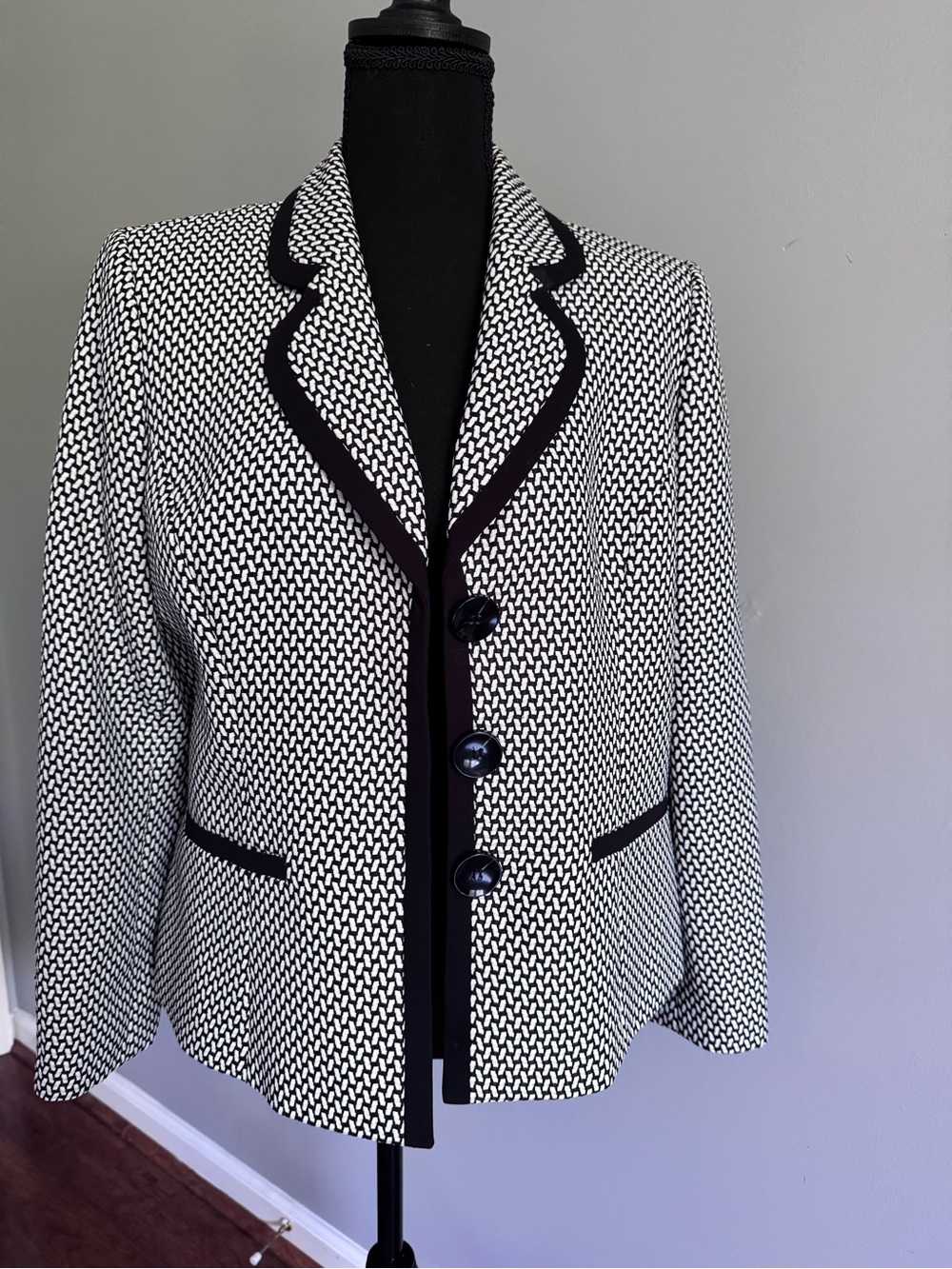 Kasper Black and White Textured Women's Blazer